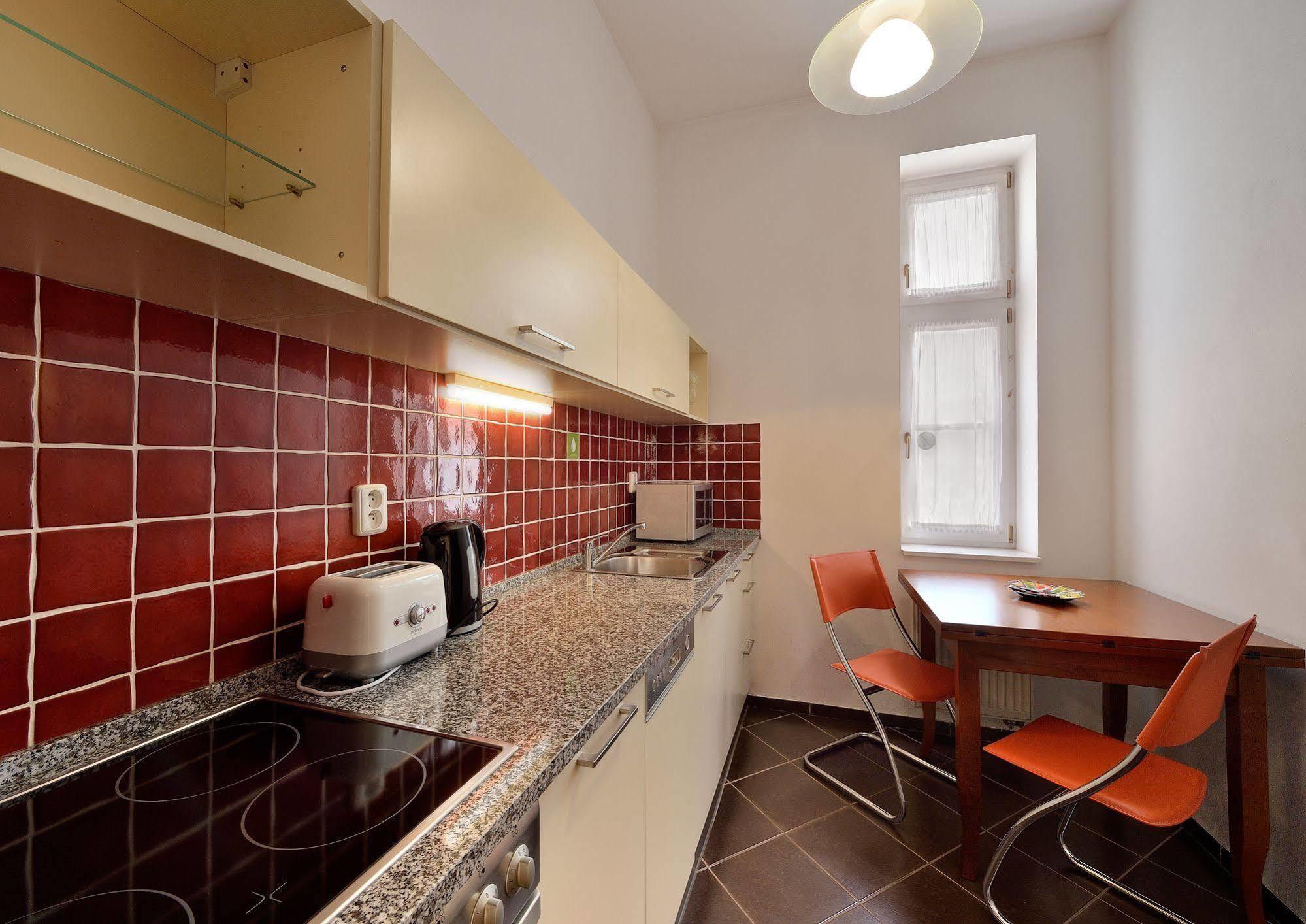 Ambiente Serviced Apartments - Tallerova Братислава Экстерьер фото