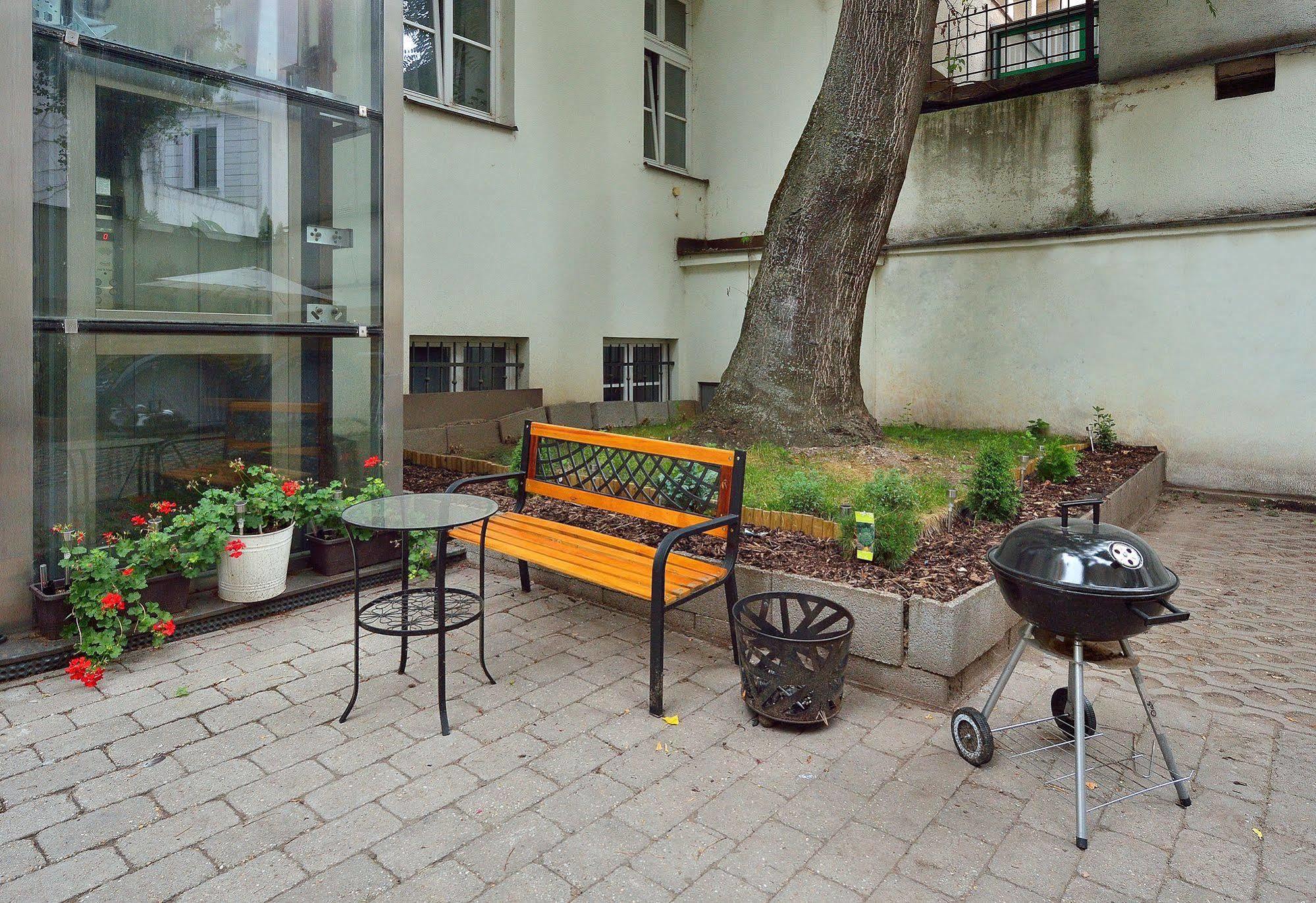 Ambiente Serviced Apartments - Tallerova Братислава Экстерьер фото