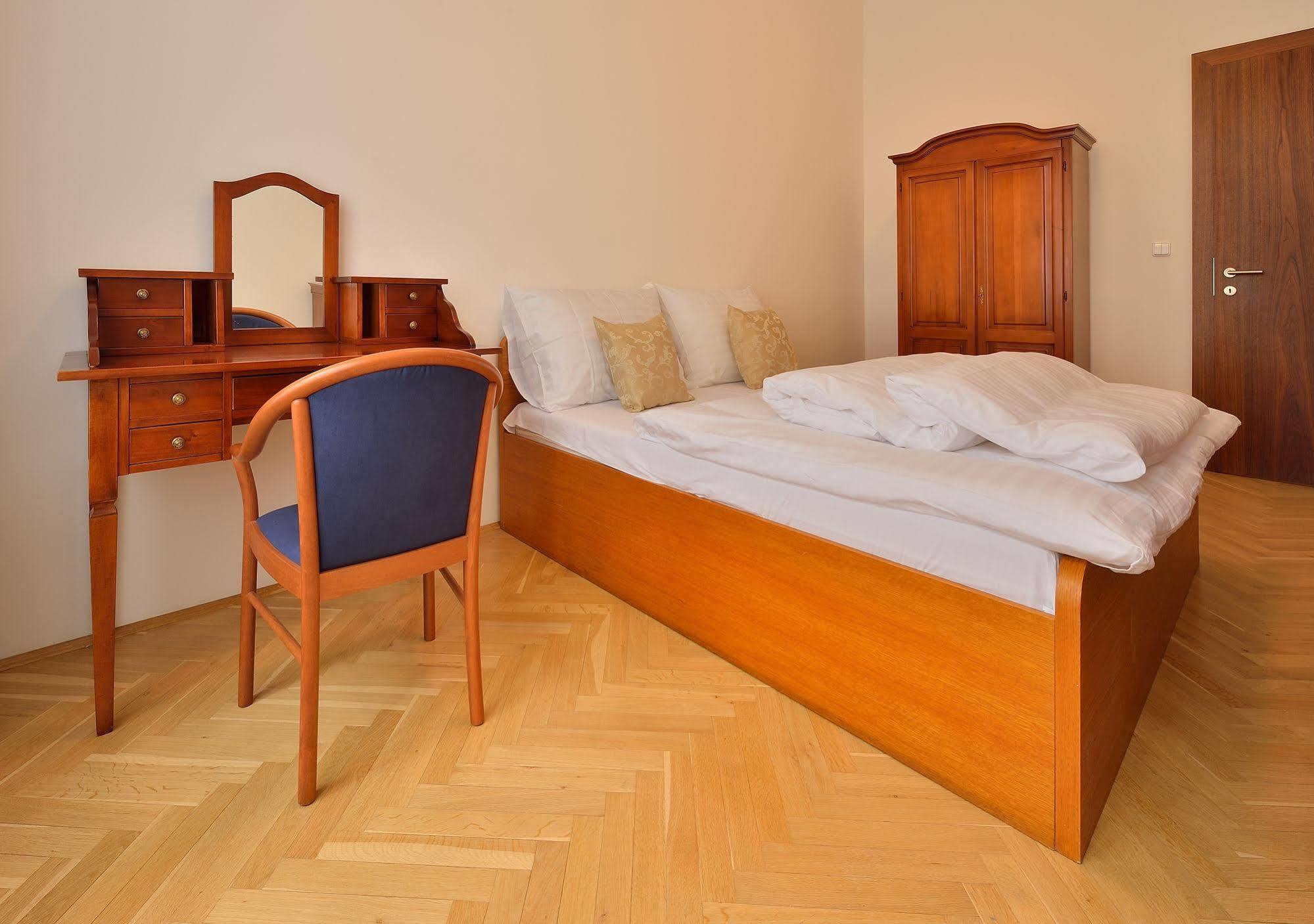 Ambiente Serviced Apartments - Tallerova Братислава Экстерьер фото